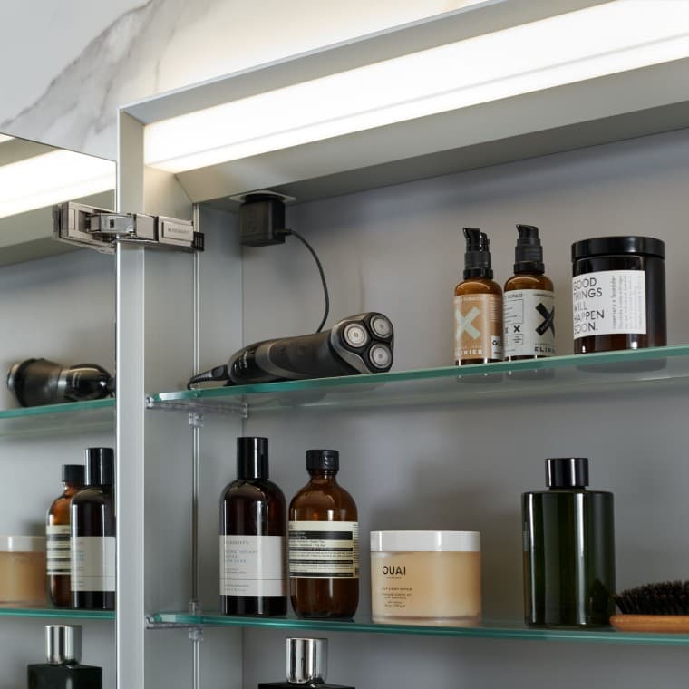 Prostor za pohranu u Geberit ONE elementu s ogledalom Prostor za pohranu u Geberit ONE elementu s ogledalom