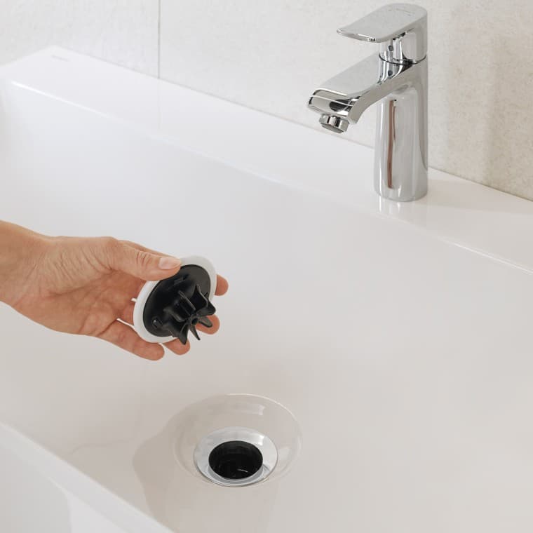 Poklopac vertikalnog odvoda s umetkom češlja Poklopac vertikalnog odvoda s umetkom češlja