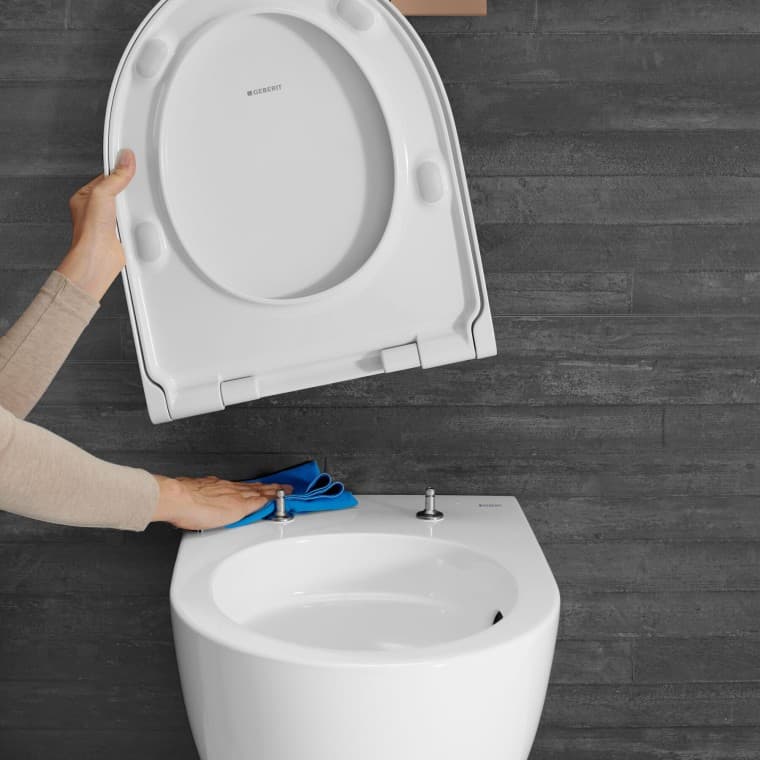 Acanto WC s funkcijom QuickRelease (© Geberit) Acanto WC s funkcijom QuickRelease (© Geberit)